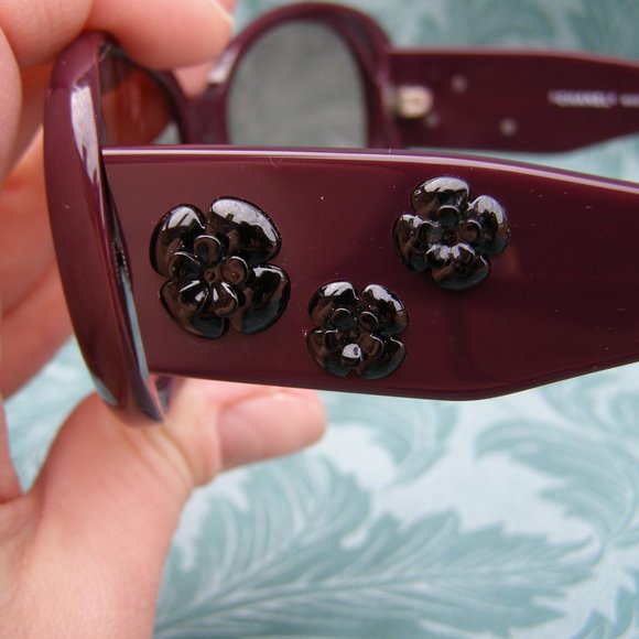 🗼💖 LIKE NEW CHANEL PURPLE SUNGLASSES w/Black Camelia detail - Picture 11 of 15